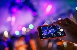 “过得很辛苦，淘汰太快……” 主播经济